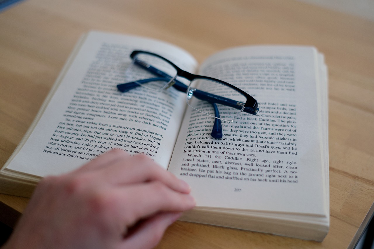 Come si usano gli occhiali OnePower Readers per vedere bene senza cambi di lenti?